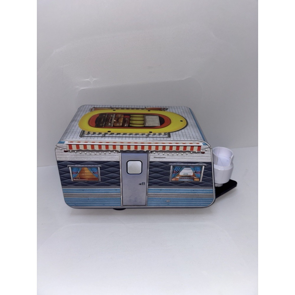 Camping Trailer 550 Piece Jigsaw Puzzle in Tin Eurographics EUC ALL Pieces